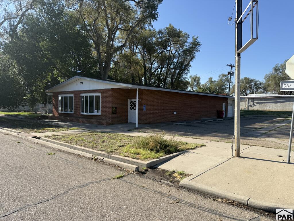 700 Swink Ave — photo