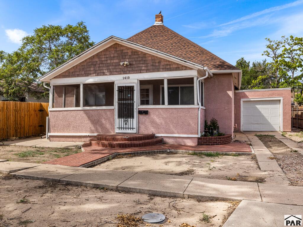 1419 E 3rd St — photo
