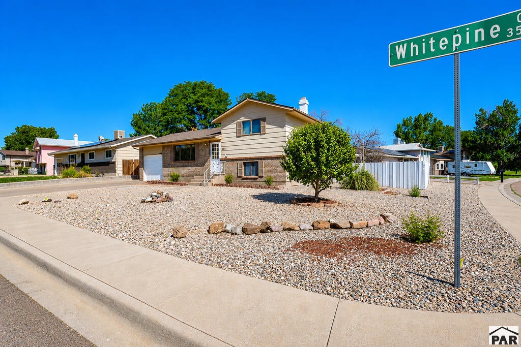 3501 White Pine Court — photo