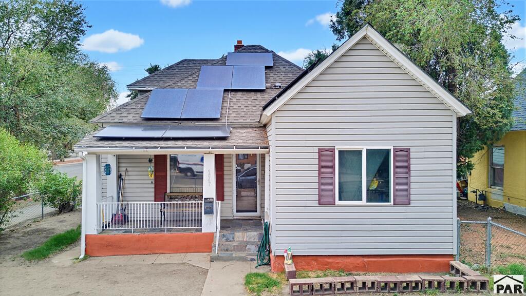 1047 Pine St — photo