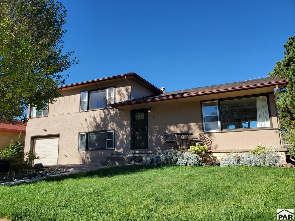 801 Westacres Ave — photo