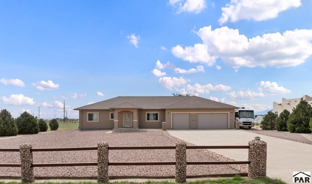 1058 E Marengo Dr — photo
