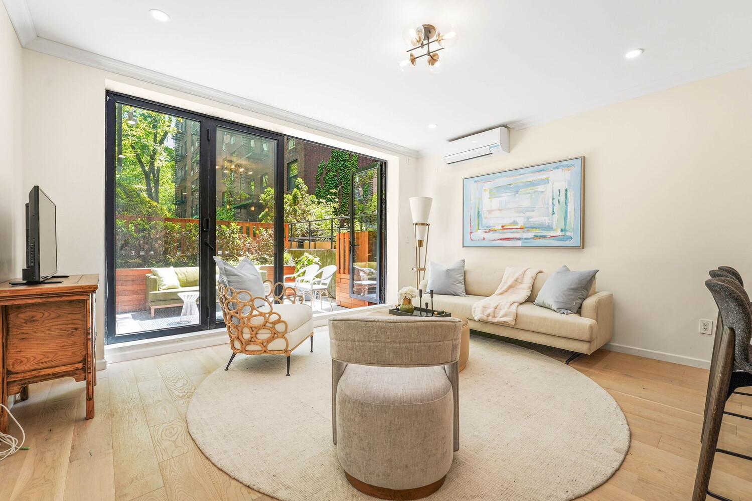 376 West Street Gb — photo