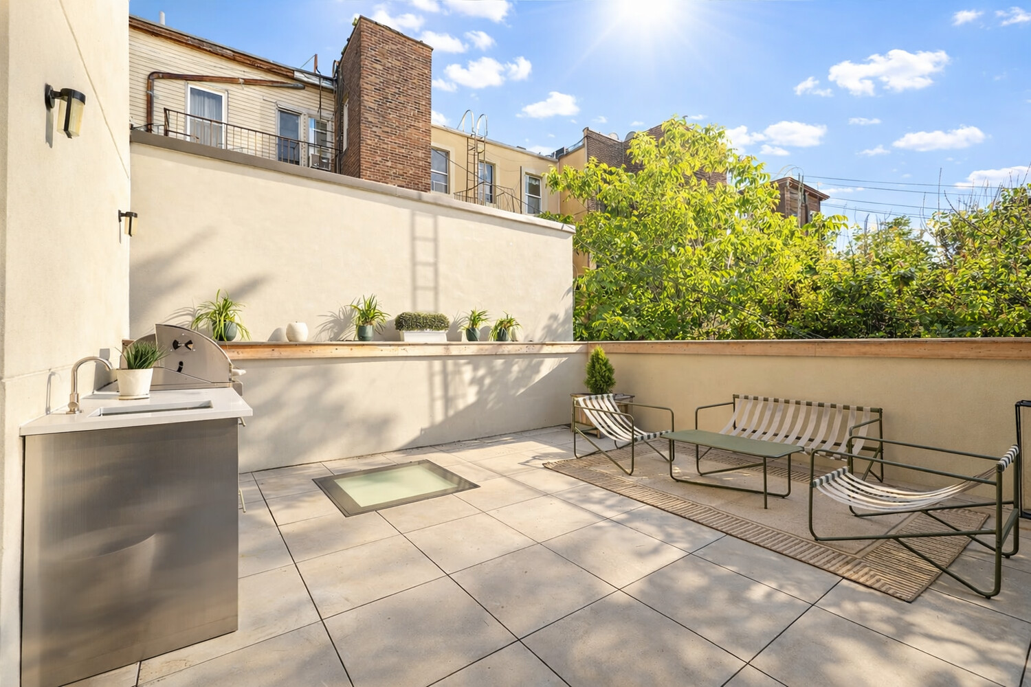 61 N Henry Street Garden1 — photo
