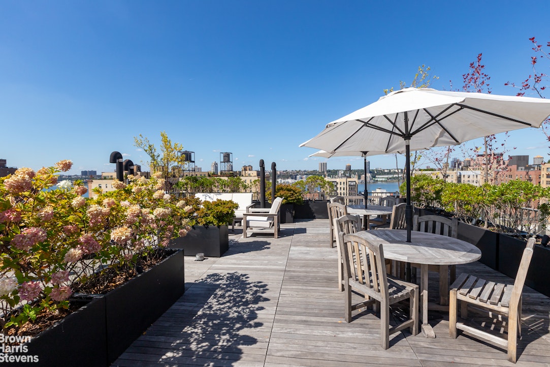 505 W End Avenue 4D — photo