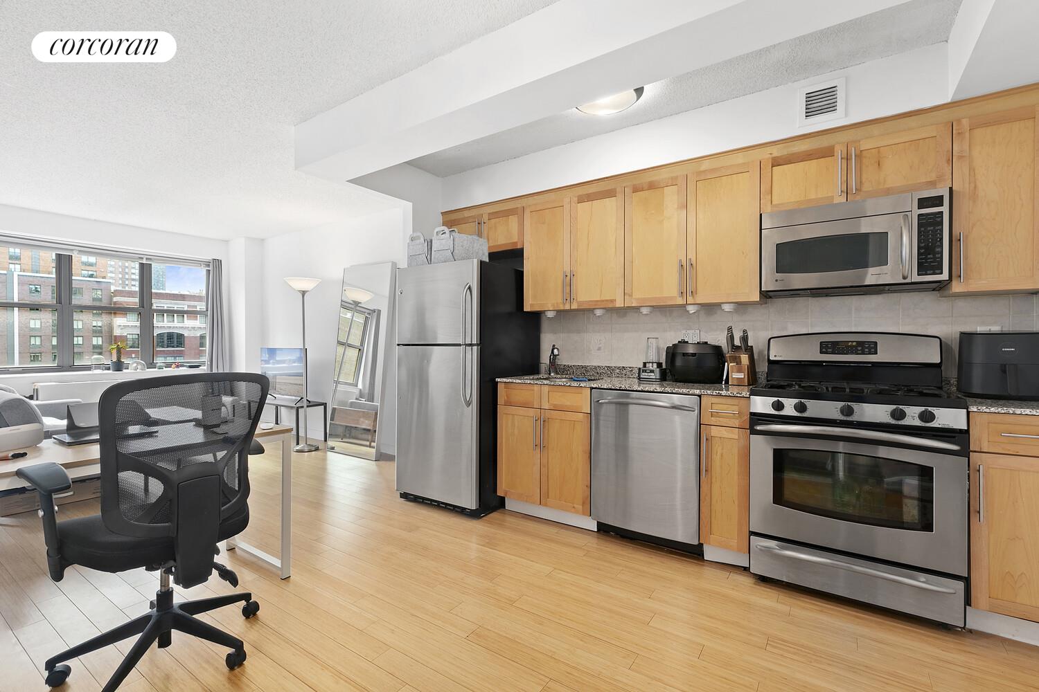 516 W 47th Street S6K — photo