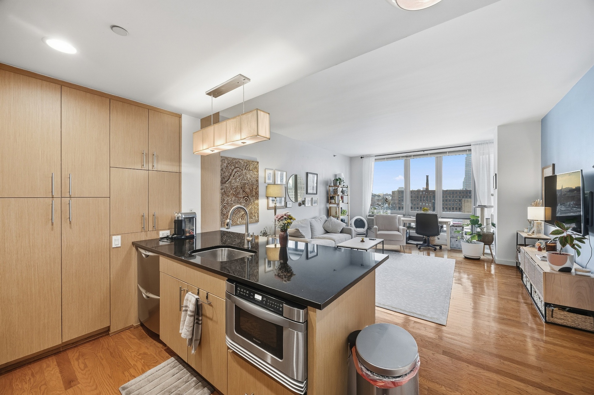 5-49 Borden Avenue J-6 — photo