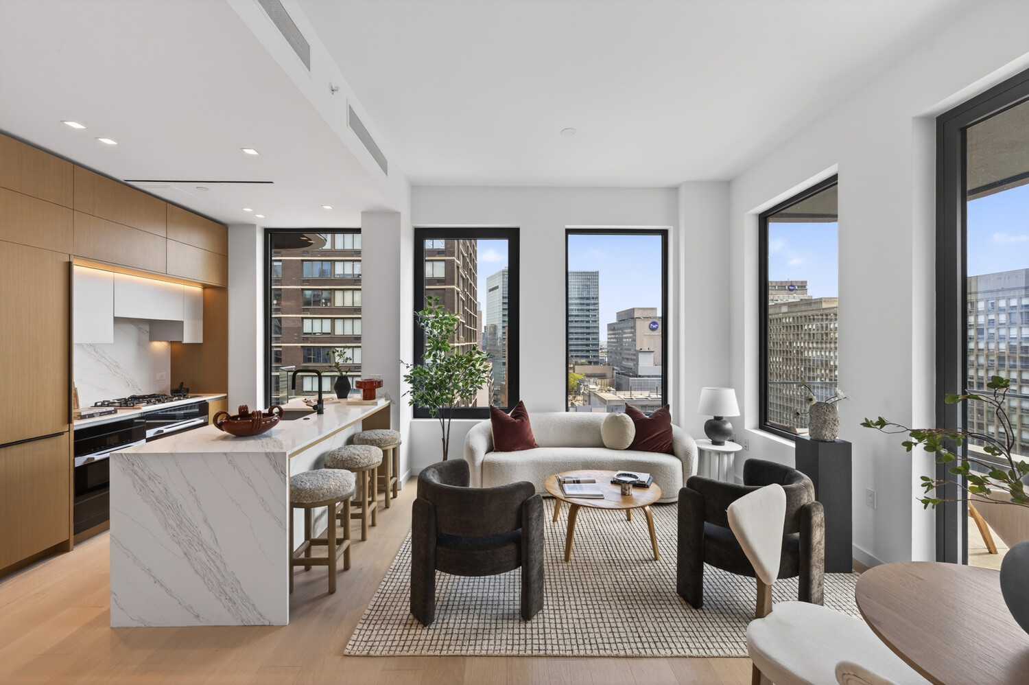 609 2nd Avenue Ph3 — photo