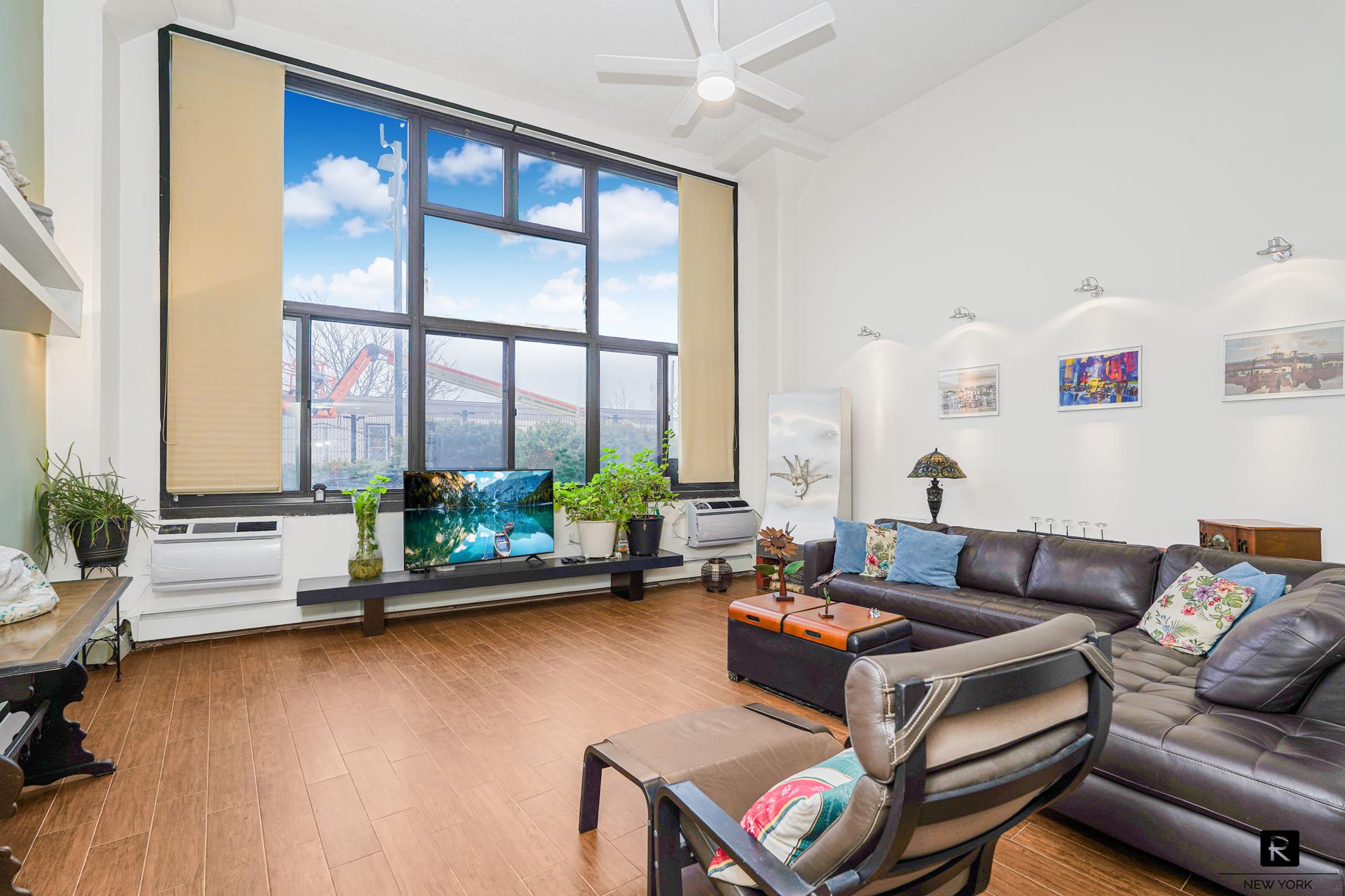 10 Bay Street Landing 1-D — photo