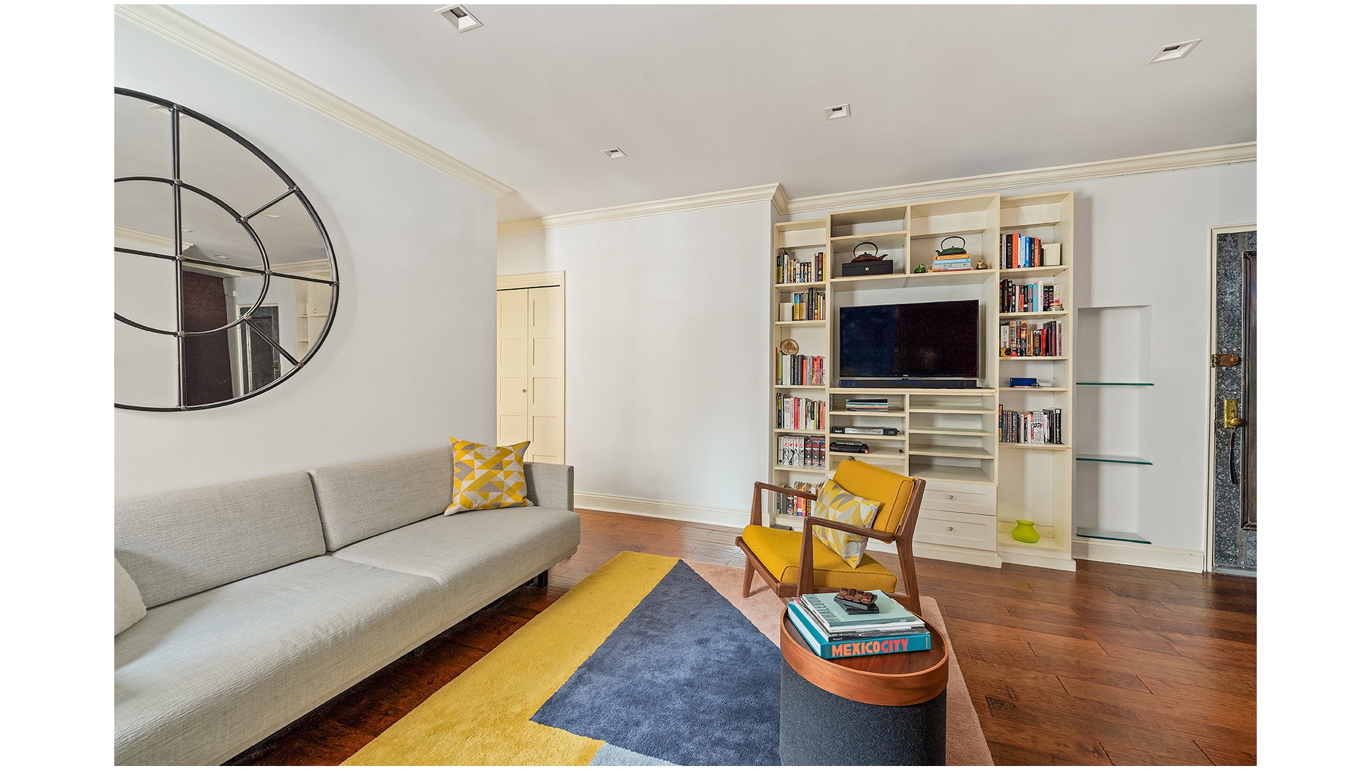 12 W 9th Street 6C — photo