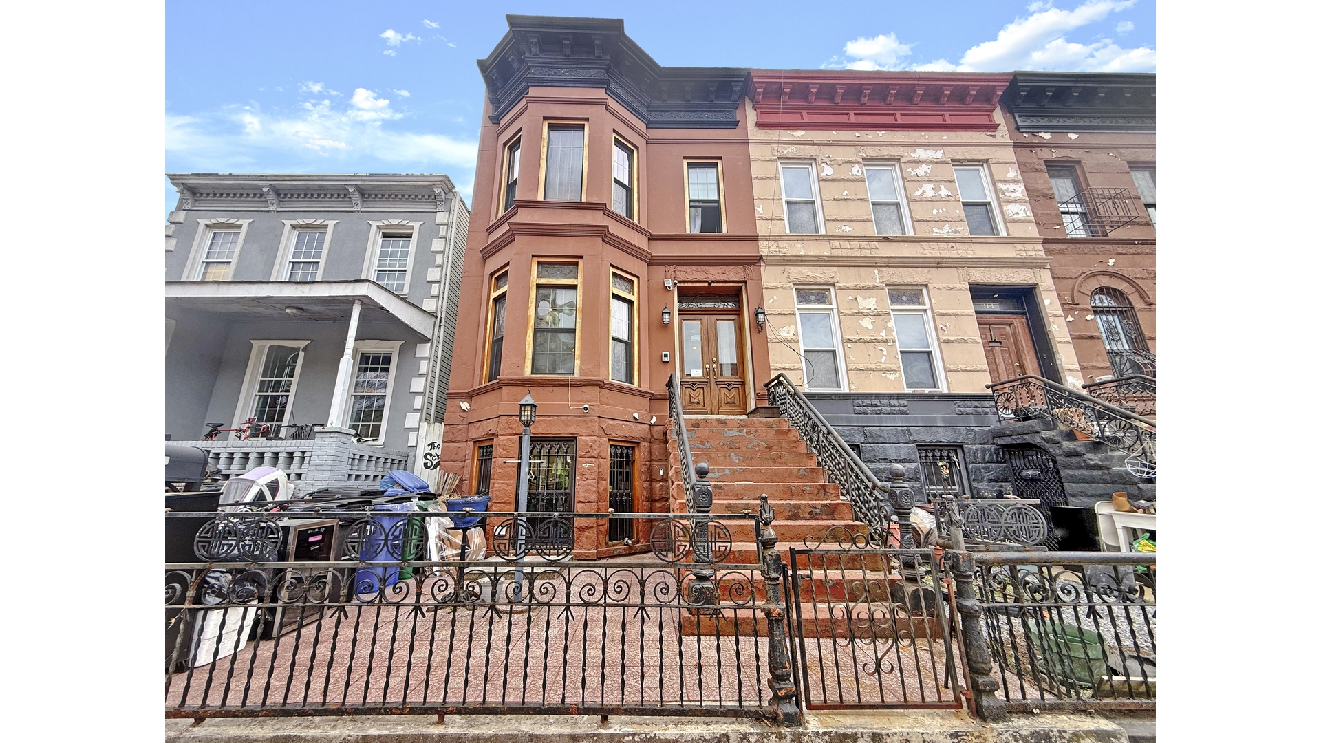 916 Putnam Avenue — photo