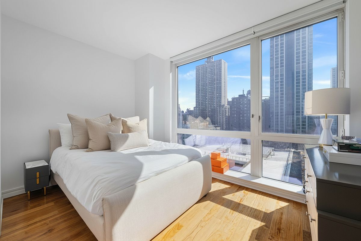 200 W End Avenue 11-K — photo