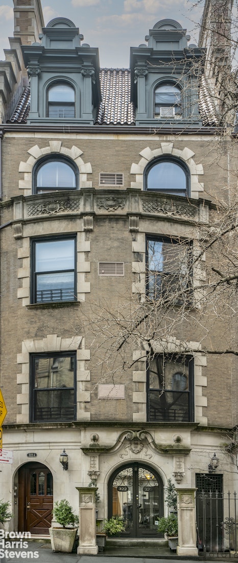 322 W 80th Street — photo