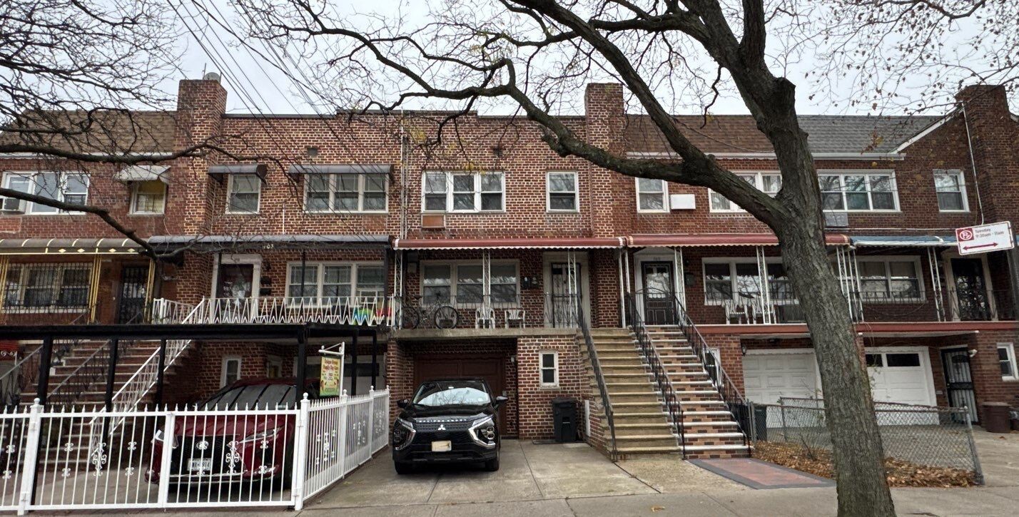 707 E 81st Street — photo