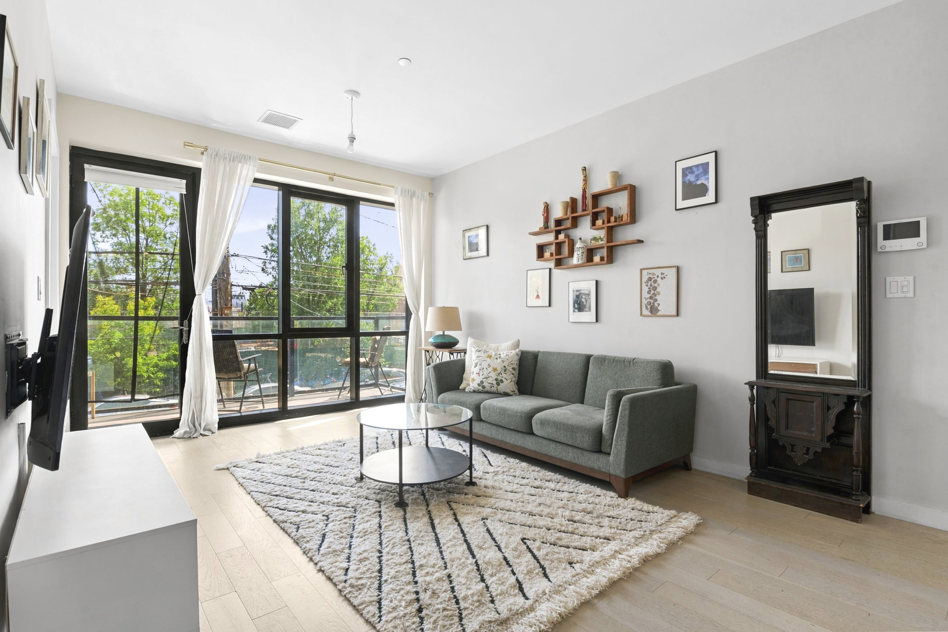 362 Van Brunt Street 1D — photo