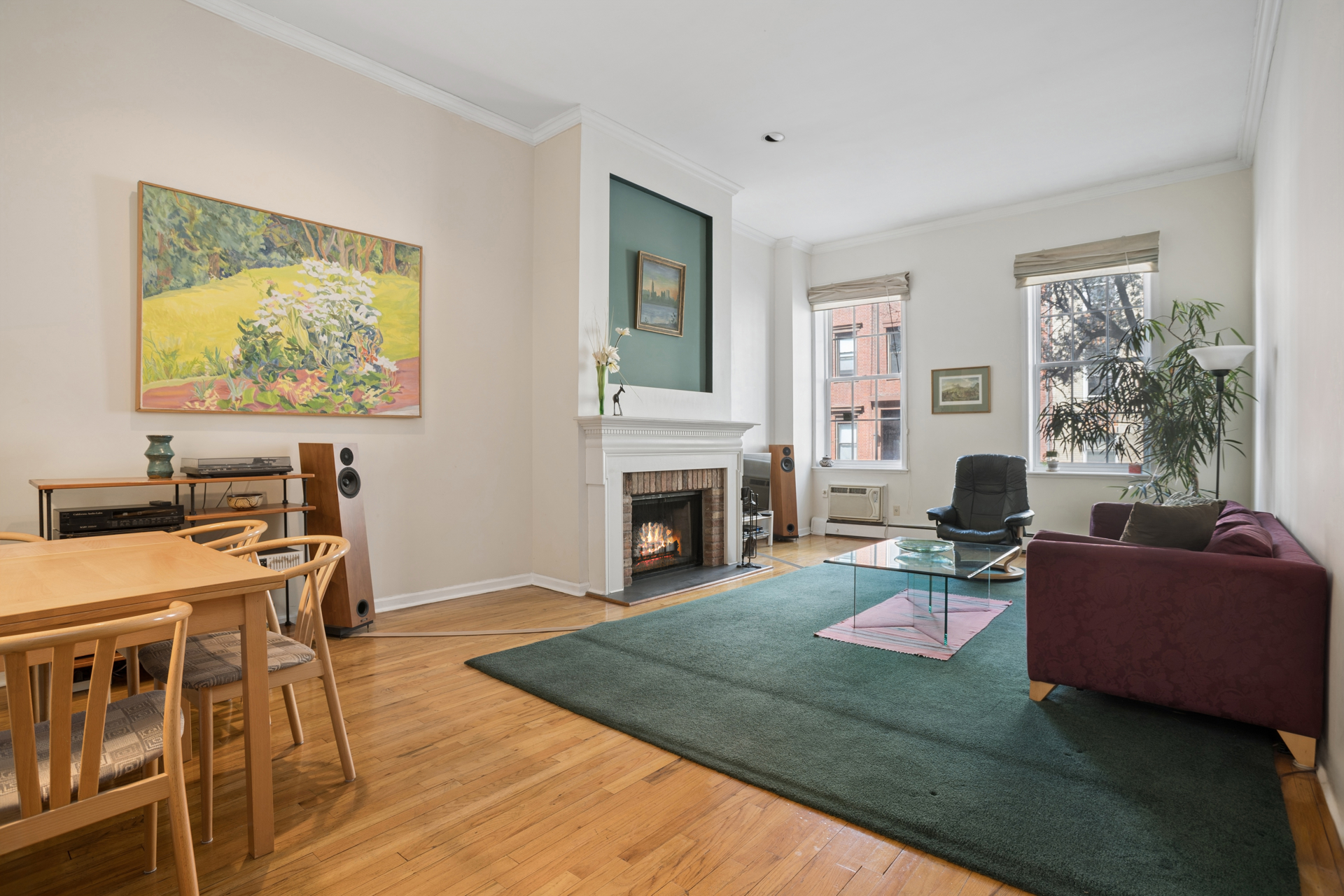334 W 19th Street Parlorb — photo