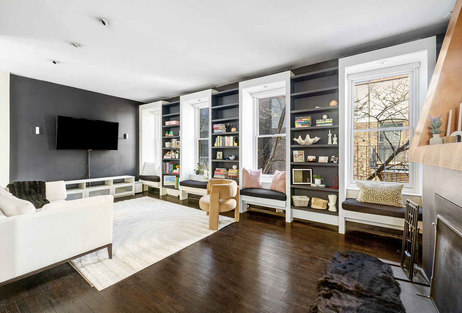 325 W 52nd Street Phd — photo