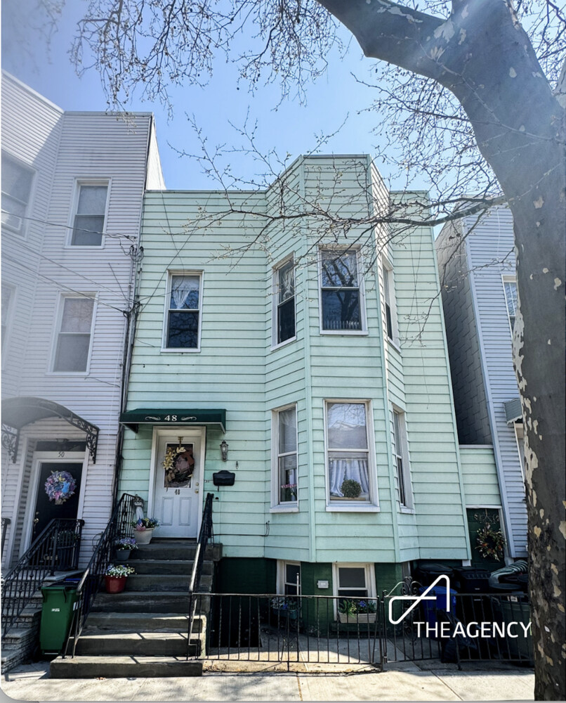 48 Hausman Street — photo