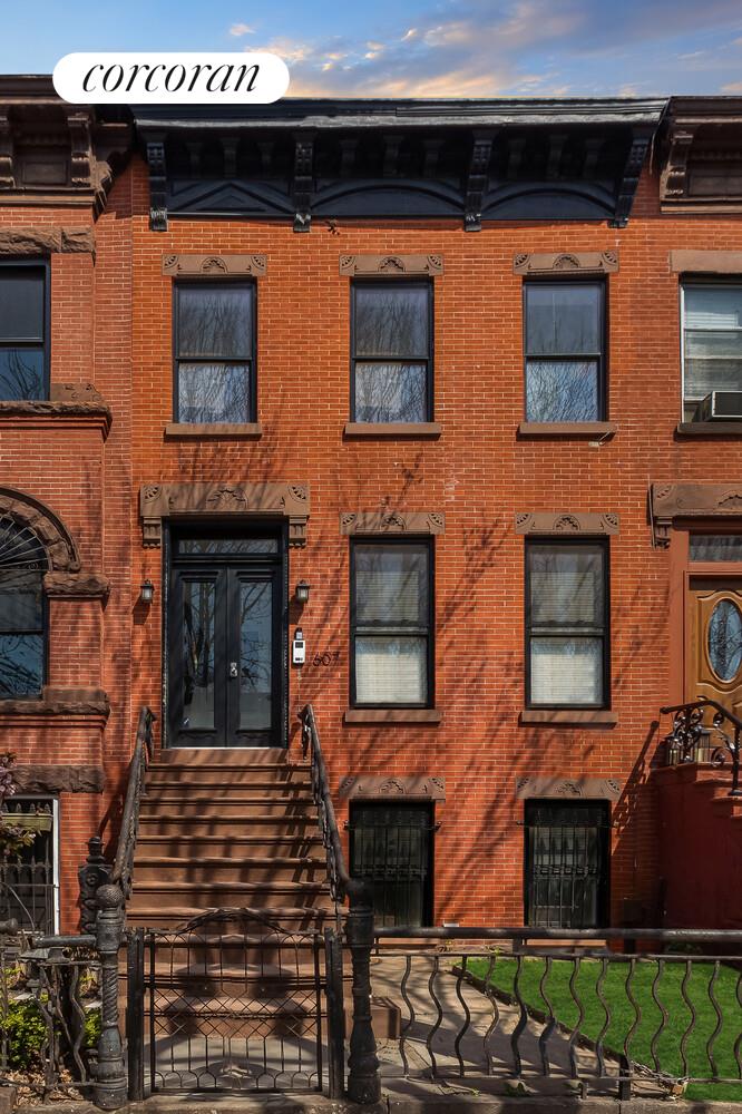 607 Halsey Street — photo