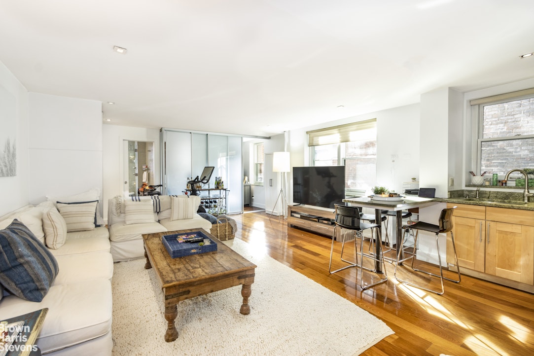 82 Irving Place 4C — photo