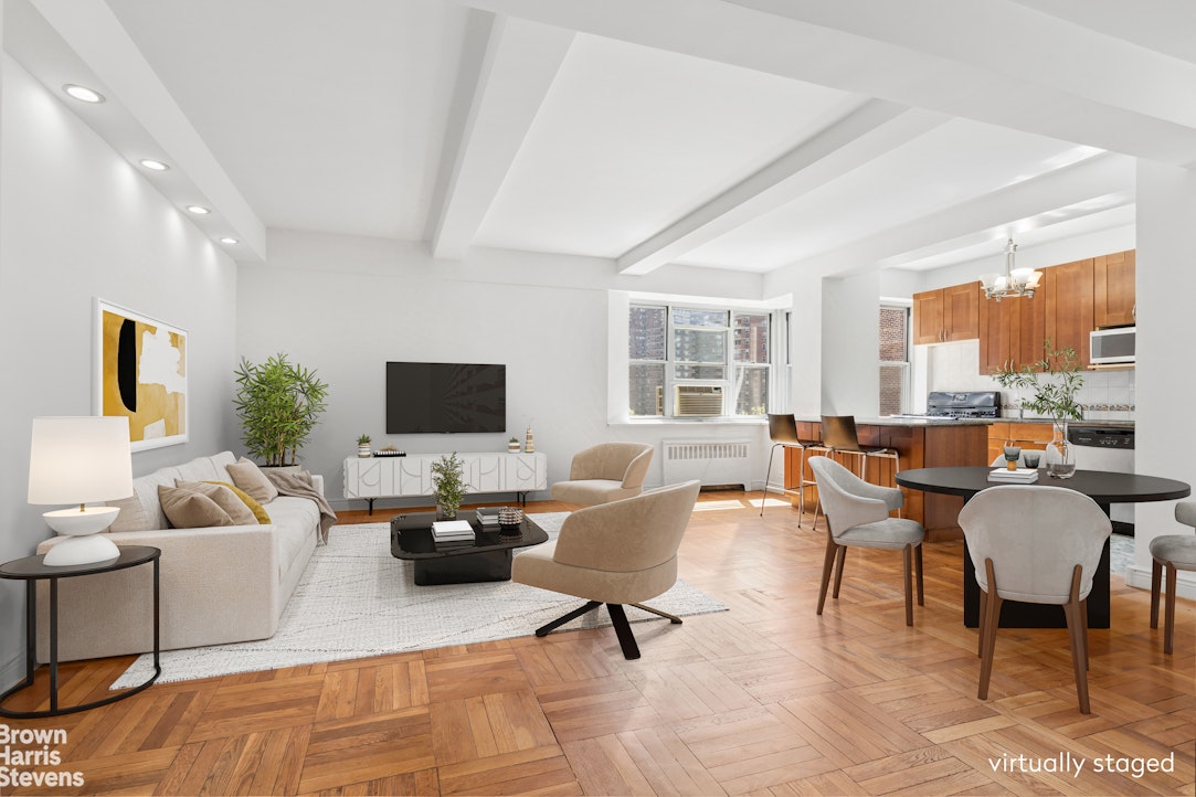 550 Grand Street H7G — photo