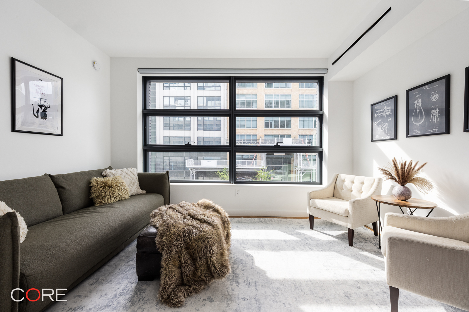 547 W 47th Street 317 — photo
