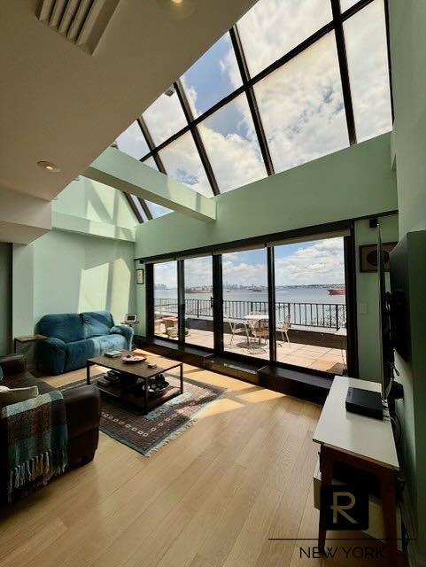 10 Bay Street Landing 8-D — photo