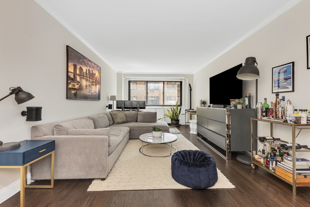 16 W 16th Street 11Jn — photo