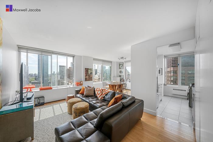 200 Riverside Boulevard 39-D — photo