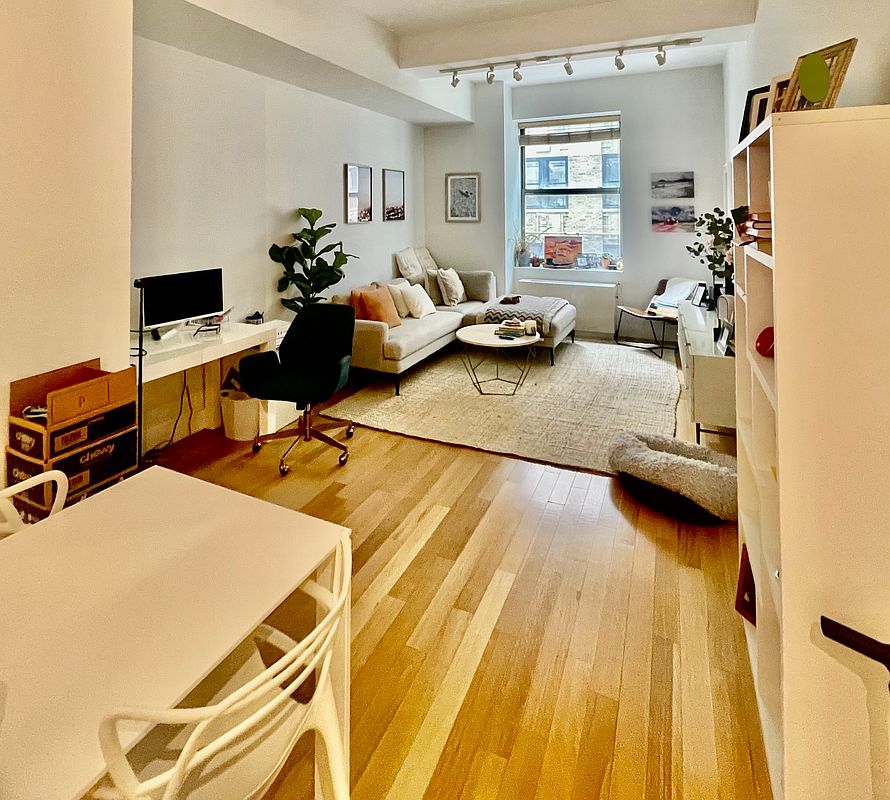 99 John Street 619 — photo