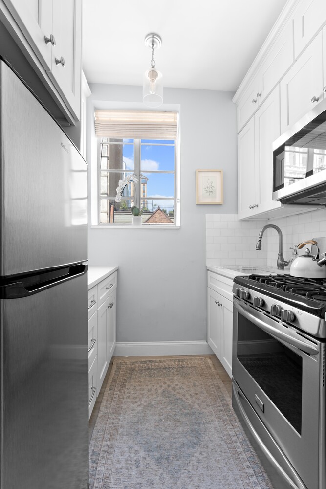 1 Rutherford Place 5R — photo