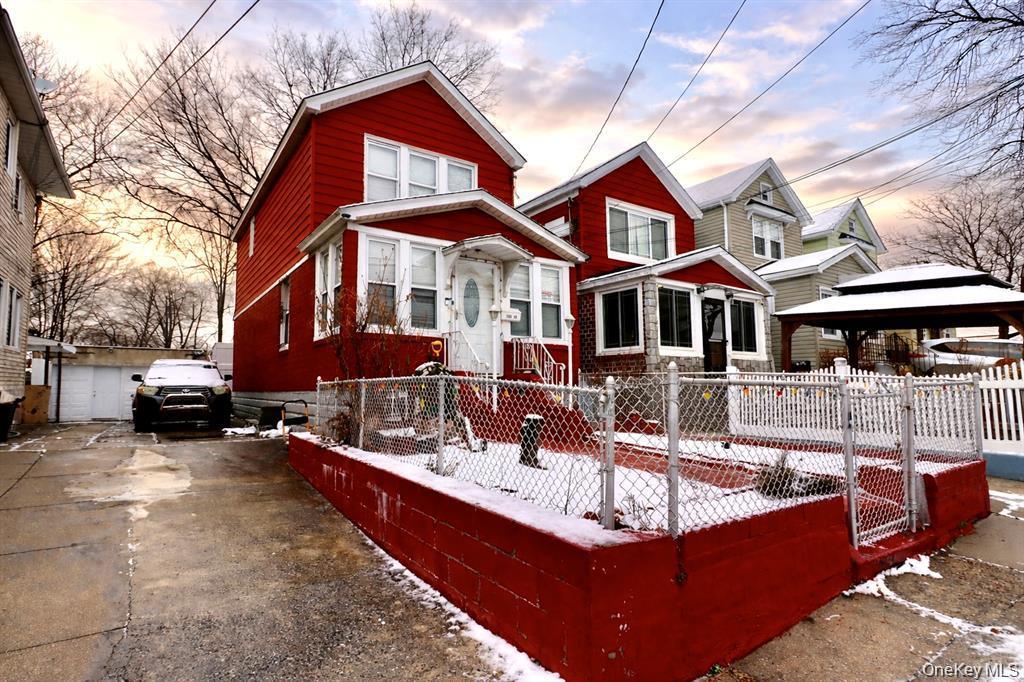 122-15 115th Avenue — photo