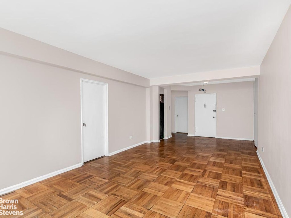 629 Kappock Street 2P — photo