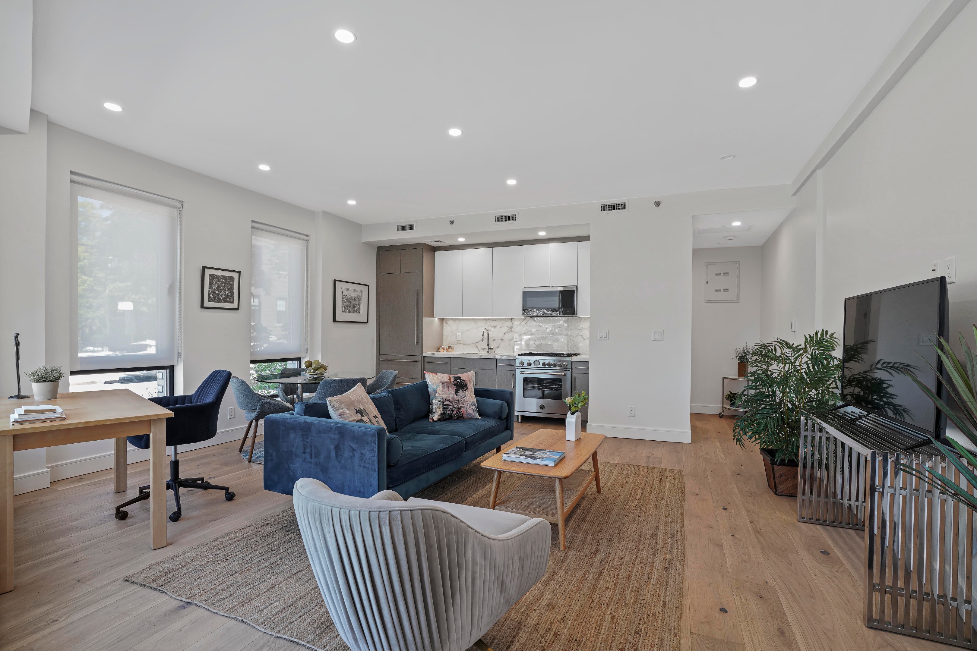 21-31 Shore Boulevard 1F — photo