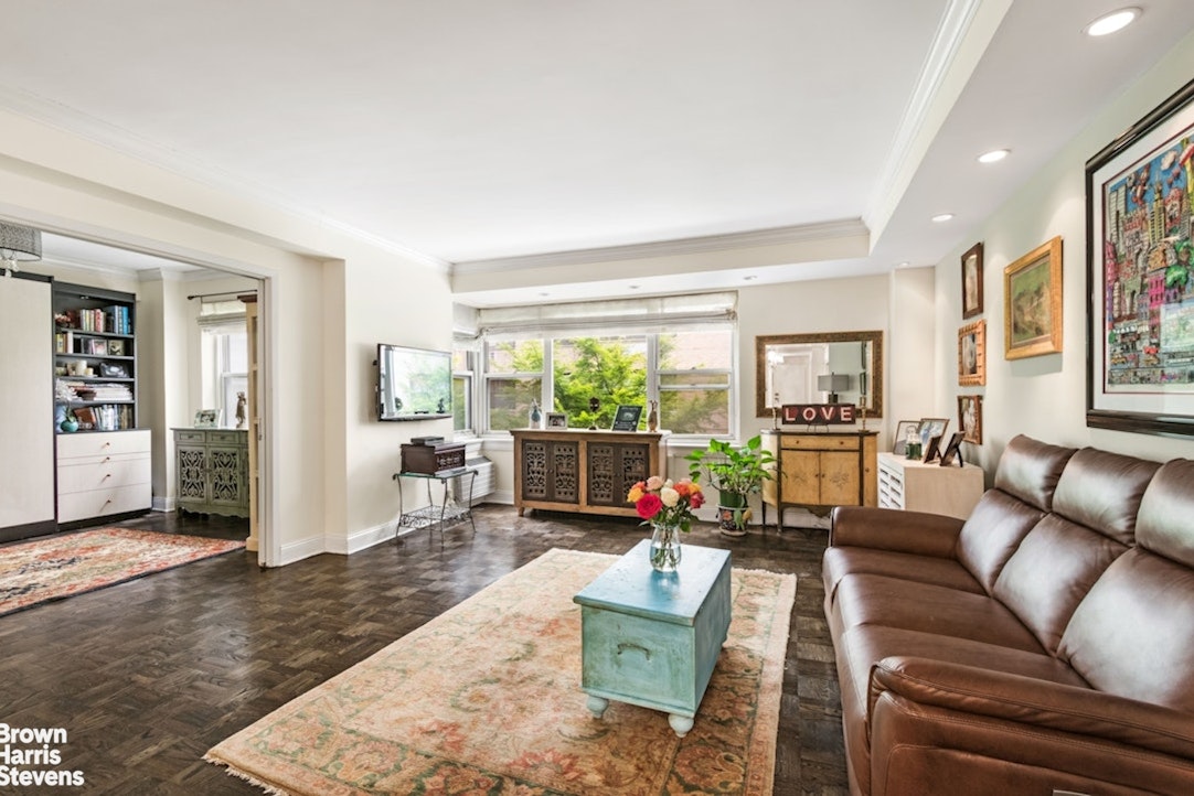 1025 5th Avenue 2G/S — photo