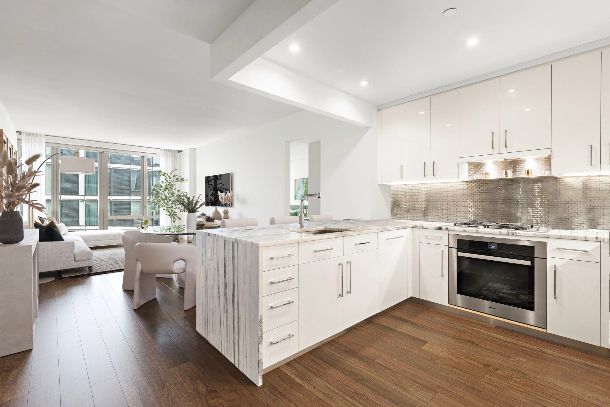 50 Riverside Boulevard Unit 15-M — photo