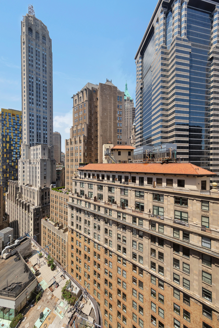 75 Wall Street 28I — photo