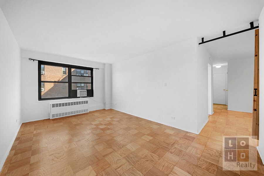 266 E Broadway B1905 — photo