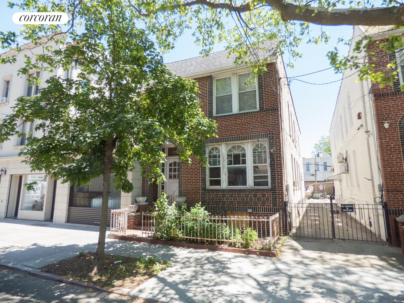 2115 E 1st Street — photo