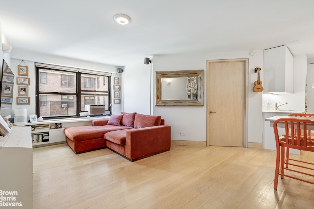 266 E Broadway Unit B705 — photo