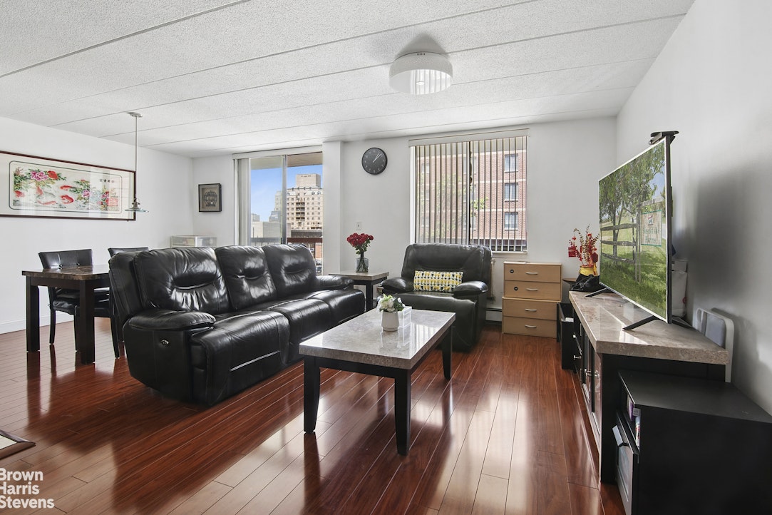 136-24 Maple Avenue 3D — photo