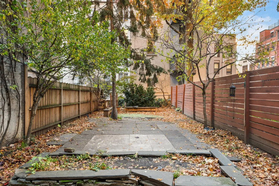 362 W 30th Street House — photo
