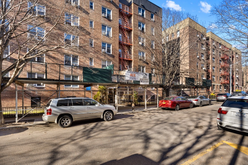 105-33 66th Avenue 1G — photo