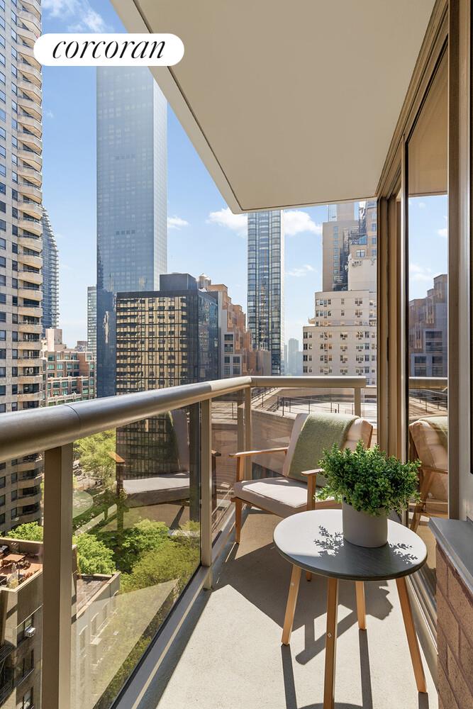 234 E 46th Street 1504 — photo