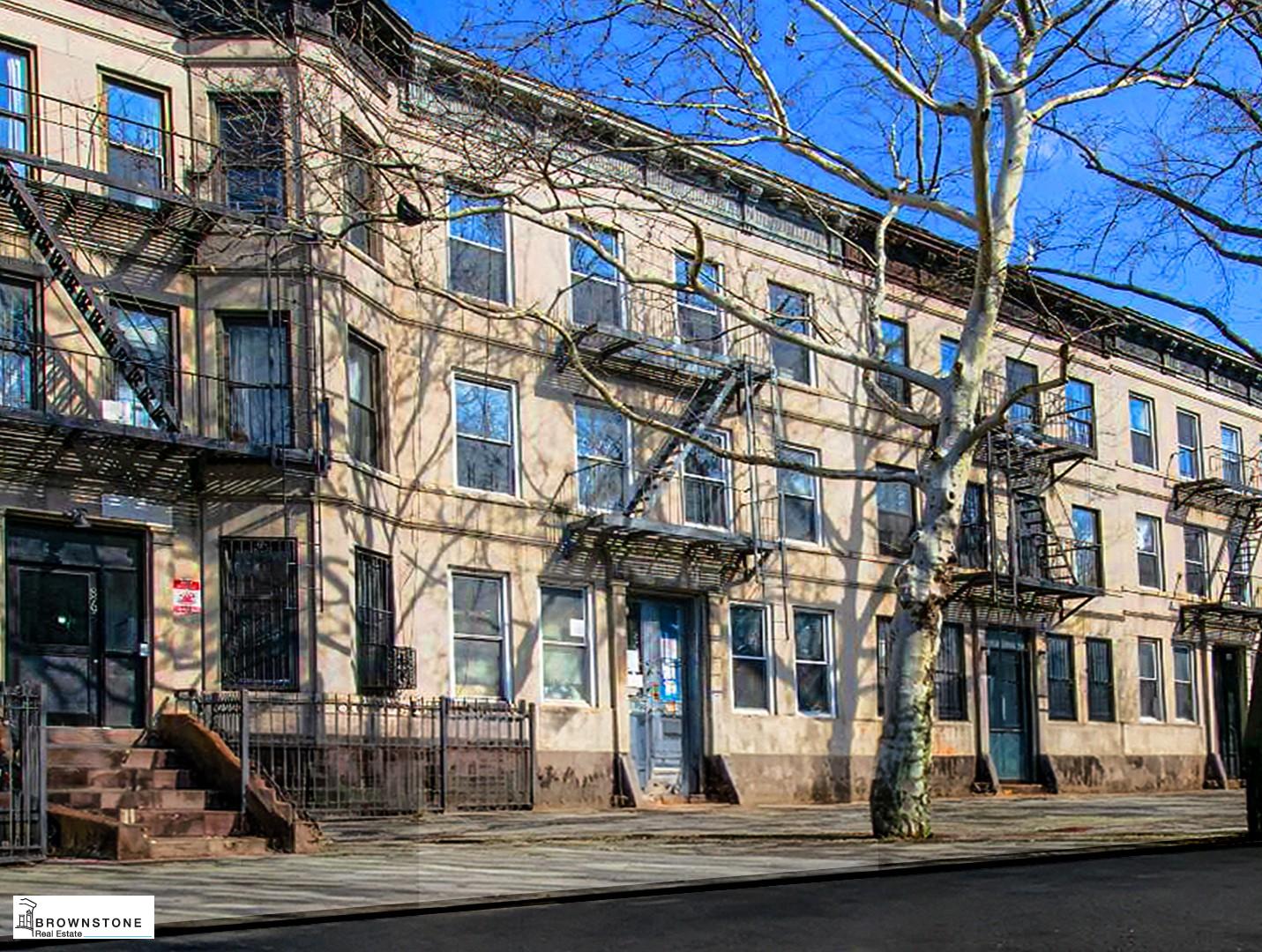 881 St Johns Place — photo