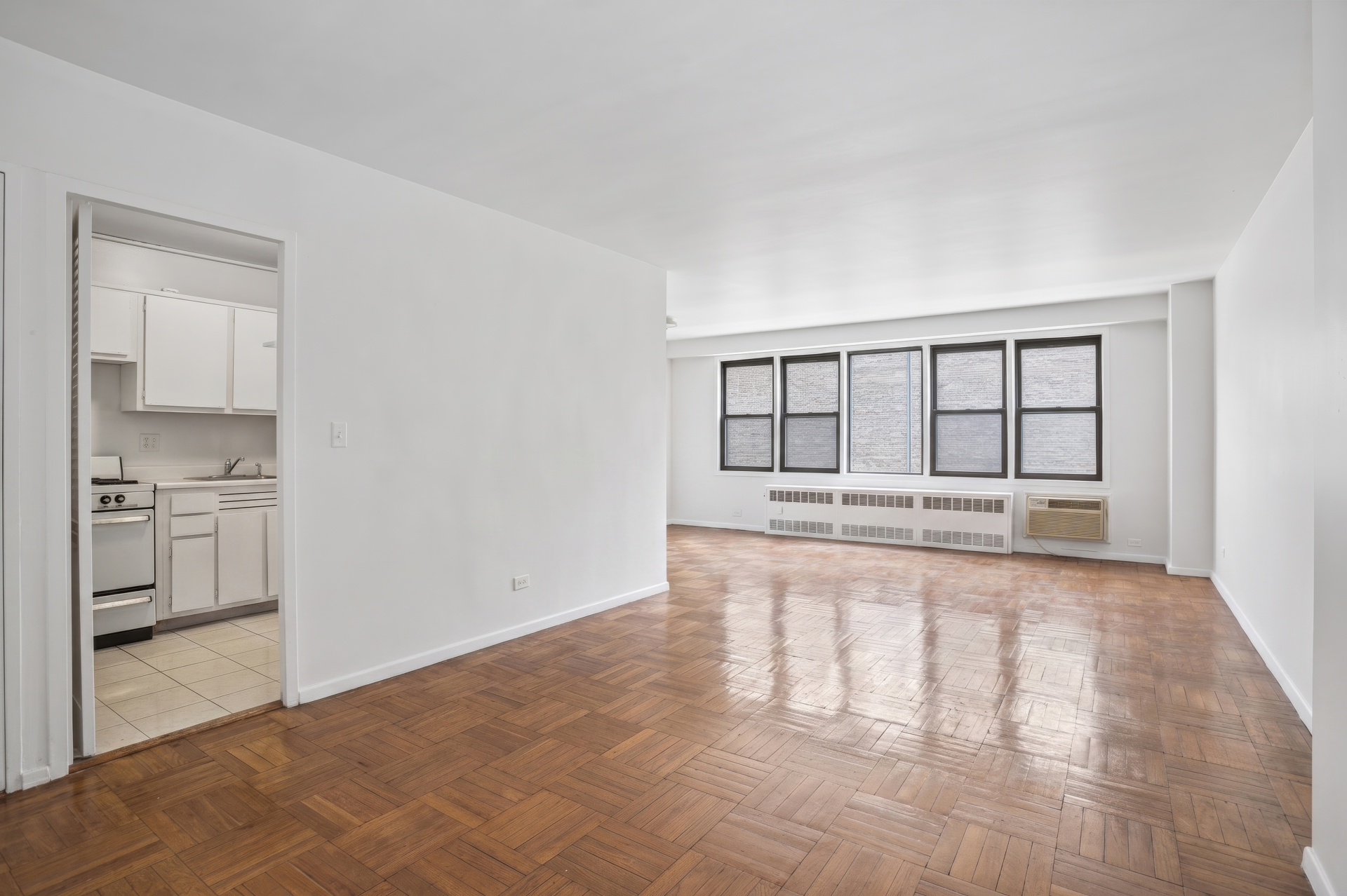 220 E 54th Street 8J — photo