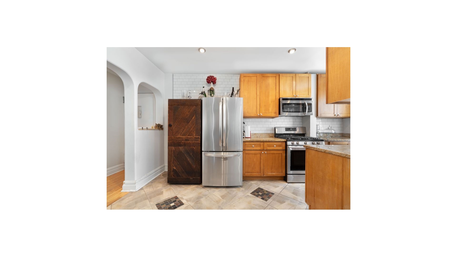 811 Walton Avenue D5 — photo