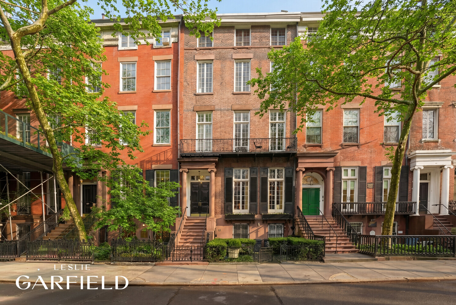 23 Washington Square N — photo