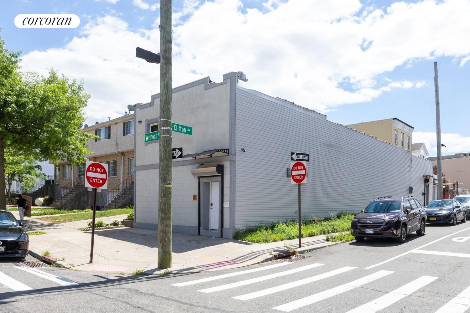 182 Vermont Avenue Commercial — photo