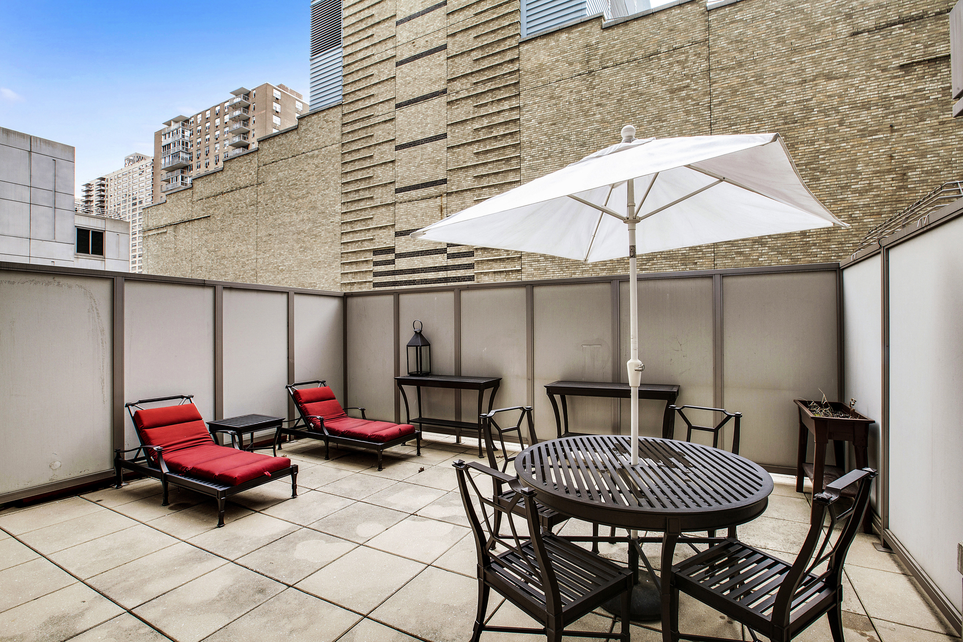 120 Riverside Boulevard 3P — photo